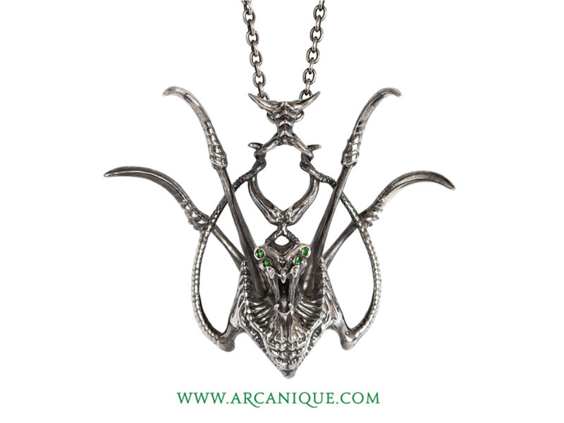 ARCANIQUE jewellery | CARNOS CORONATUS pendant | Sterling silver