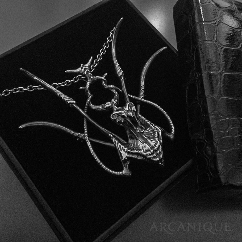 ARCANIQUE jewellery | CARNOS CORONATUS pendant | Sterling silver